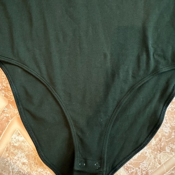 Old Navy Green Bodysuit Top with Scoop Neck - Picture 5 of 11